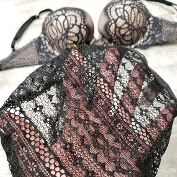 🆕️ NWT Victoria's Secret Bra & Panty Set 32D - Picture 8 of 9